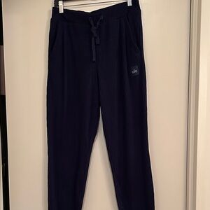 ALO Yoga Muse Sweatpants in Navy (ribbed)